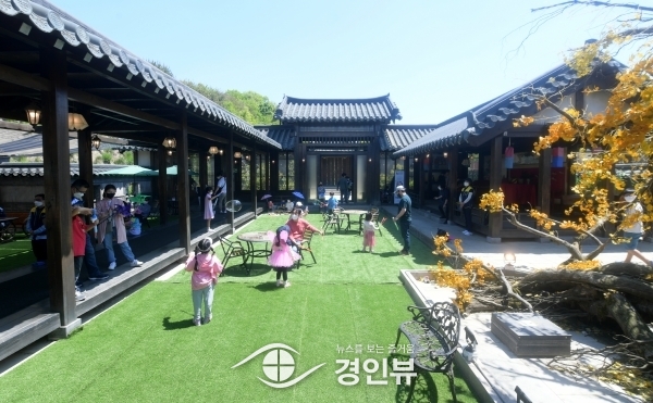 K-드라마 속 그 장소, 오산 드라마세트장으로 봄나들이 가볼까