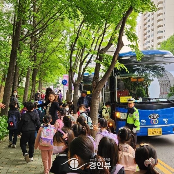 최효숙 도의원, 둔전초등학교 애로사항 해결 나서