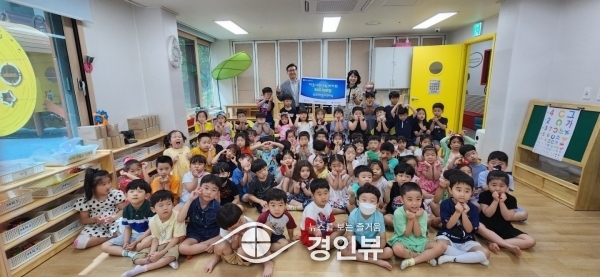 삼육라이튼 어린이집 평택행복나눔본부에 바자회 수익금 전달