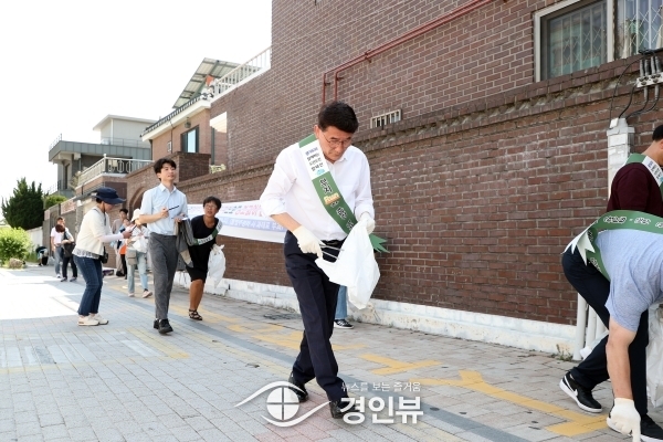 수원특례시의회 김기정 의장, 도런도런 플로깅 캠페인 동참