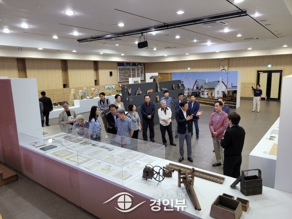 평택시, 시민들의 유물 기증으로 유물기증식 열려