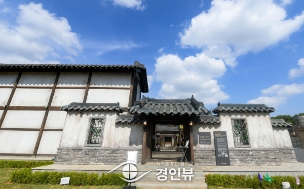 ‘더킹:영원의군주’드라마세트장 가을 팝페라 공연