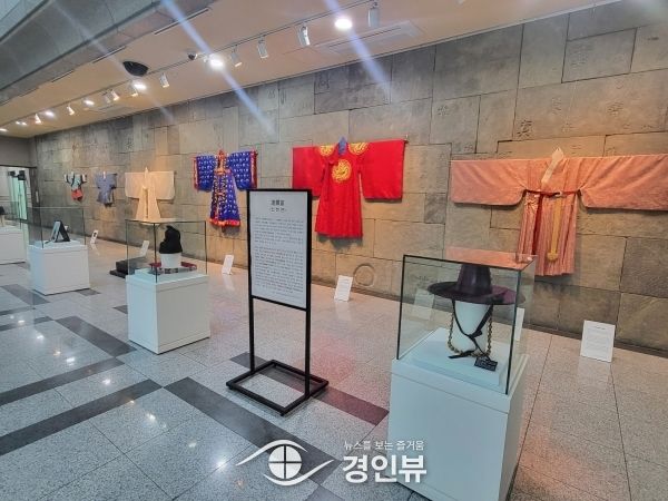 수원시 선경도서관, 혜경궁 홍씨 회갑 잔치에 입었던 복식 전시한다