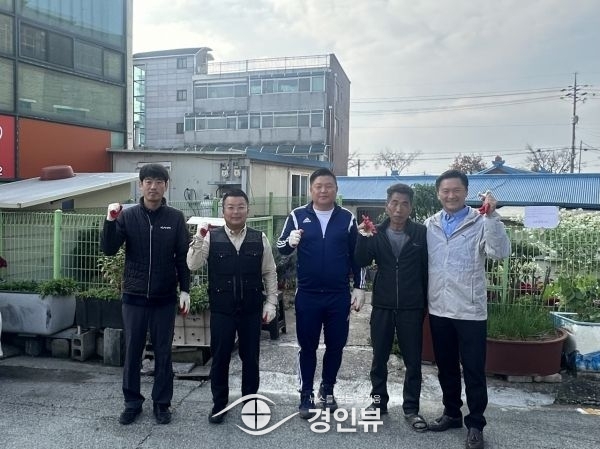 안성2동 순간2동특공대, 어르신 이사 지원 봉사 실시