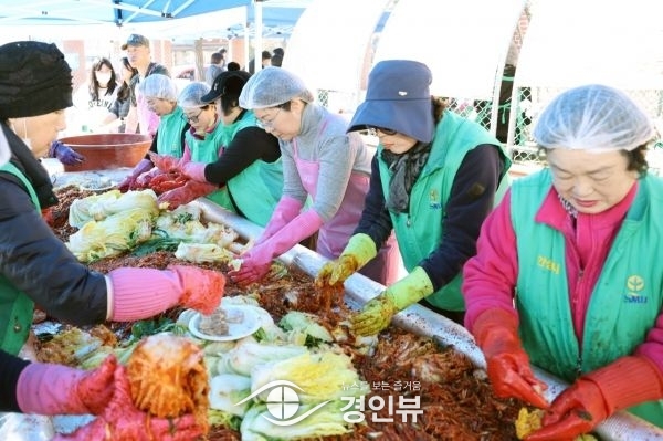 안성1동 새마을부녀회, 사랑의 김장나눔 행사 실시